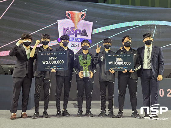 NSP통신-담원기아가 우승 후 기념촬영을 하고 있다. (이복현 기자)