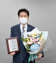 [NSP PHOTO]박만섭 용인시의원, 대한민국 지방자치평가연계 의정대상 우수상