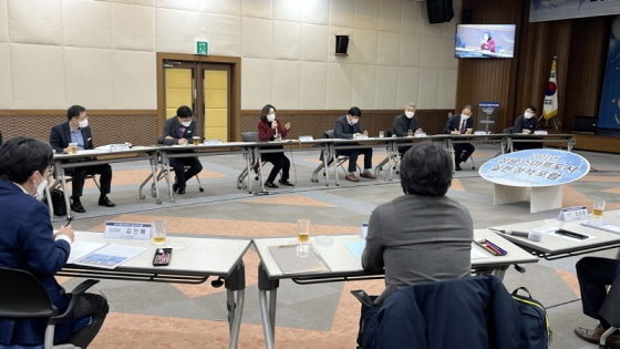 NSP통신-28일 진흥원 대강당에서 열린 성남 스마트 도시 실현 정책포럼에서 은수미 시장이 발언하고 있다. (성남시성남산업진흥원)