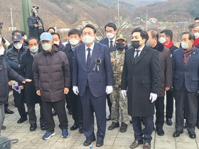 [NSP PHOTO]국민의힘 윤석열 후보, 경북칠곡 다부동전적기념관 찾아 참배