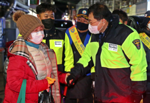 [NSP PHOTO]주낙영 경주시장, 사회안전망 구축위한 야간순찰 동참