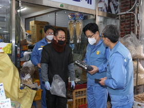 [NSP PHOTO]포스코 포항제철소, 설맞이 전통시장 장보기 활동 펼쳐