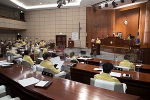 [NSP PHOTO]군산시의회, 제243회 임시회 2차 본회의...군산형 재난지원금 처리