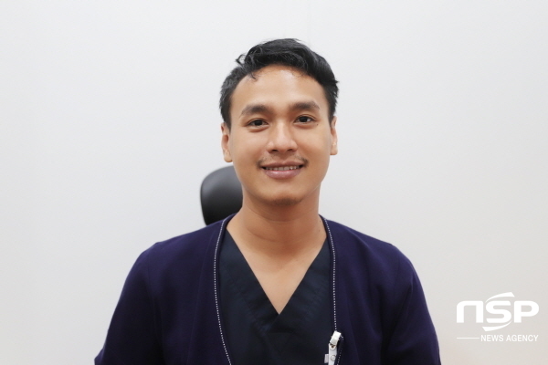 NSP통신-에스포항병원이 캄보디아 신경외과 의료진 라타낙 폭(Rattanak PHOK)에게 6개월간 뇌, 척추 선진 수술법을 전수한다. (에스포항병원)