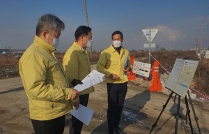 [NSP PHOTO]이필영 충남도 부지사, AI 발생지역 찾아 상황 점검