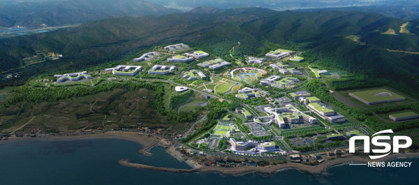 NSP통신-경북도는 현재 국비 2700억 원을 포함한 총사업비 6540억 원을 들여 경주 감포읍 일원에 국내 SMR 연구개발의 중추적 역할을 담당할 혁신원자력연구단지 조성 공사가 오는 2025년 완공 목표로 한창 진행중이다. 혁신원자력연구단지 조감도 (경상북도)