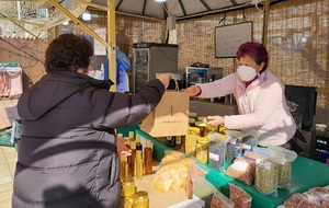 [NSP PHOTO]예산군, 지역농특산물 직거래장터 운영