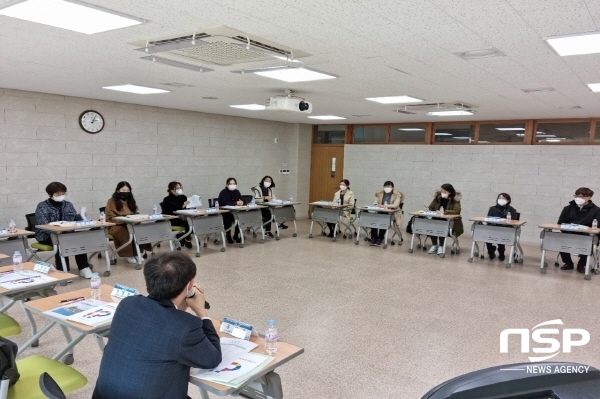 NSP통신-경상북도교육청은 현장 우수교원의 전문성 신장을 위해 2022년도 교원 학습연구년 특별연수 과정을 운영한다고 16일 밝혔다. 지난 10일 개최한 사전연수 모습 (경상북도교육청)