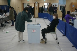 [NSP PHOTO][3.9 대선 사전투표] 용인시 처인구 사전투표소, 투표 행렬 잇따라