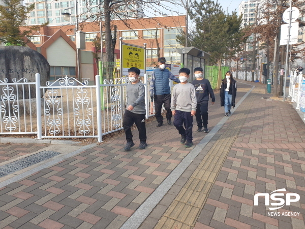 NSP통신-경상북도교육청은 배움터지킴이 자원봉사자 근무환경 개선 및 안전한 학교 환경 조성을 위해 배움터지킴이실 설치 및 환경개선사업을 추진한다고 밝혔다. (경상북도교육청)