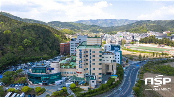 NSP통신-동국대학교경주병원은 지난 28일 건강보험심사평가원이 공개한 만성폐쇄성폐질환(COPD)·천식 적정성 평가 결과에서 모두 1등급을 획득했으며, 만성폐쇄성폐질환(COPD) 적정성 평가는 3년 연속 1등급으로 선정됐다고 밝혔다. (동국대학교경주병원)