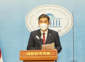 [NSP PHOTO]최승재 여야 합의 50조 추경 거부 홍남기소설 꺼삐딴 리 이인국 원색적 비난