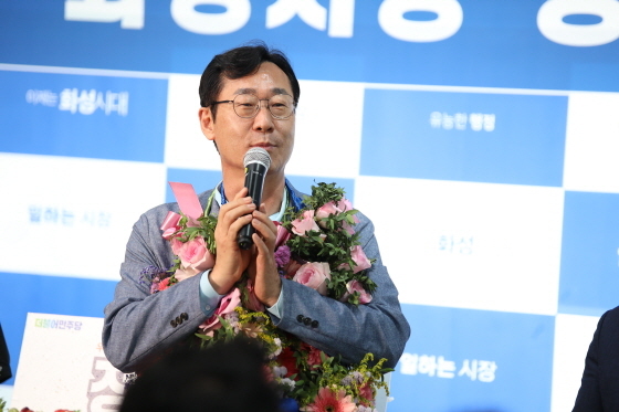-정명근 화성시장 당선인이 당선 소감을 밝히고 있다. (정명근선거사무소)