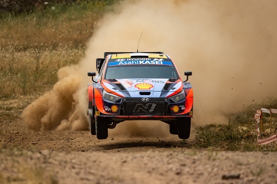 NSP통신-이탈리아에서 열린 2022 WRC 5차 대회에서 현대자동차 i20 N Rally1 경주차가 달리고 있는 모습. (현대차)