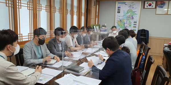 NSP통신-지난 13일 경산시는 임당역세권에 조성될 스타트업파크 및 지식산업센터 건립사업의 추진사항 중간보고 점검회의를 가졌다. (경산시)