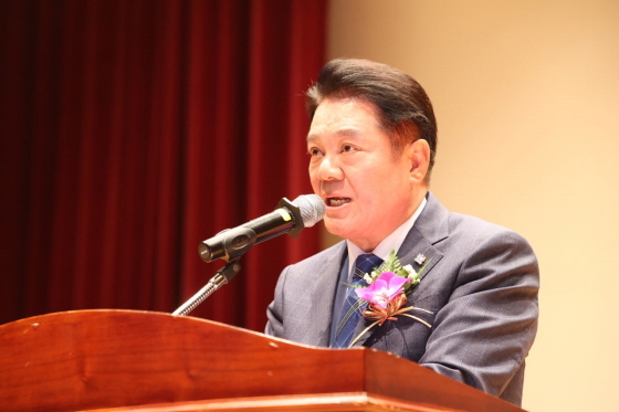 NSP통신-1일 안양시청사 대강당에서 열린 민선8기 안양시장 취임식에서 최대호 시장이 취임사를 하고 있다. (안양시)