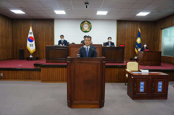 NSP통신-11일 강원 동해시의회 본회의장에서 제321회 임시회가 진행되고 있다. (동해시의회)