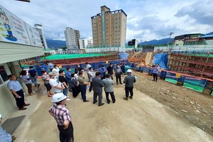 [NSP PHOTO]구례군의회, 아파트 건축 민원 현장 점검