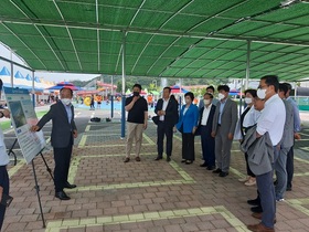 [NSP PHOTO]군산시의회 경건위, 소룡동 야외수영장 현장 방문