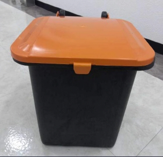 NSP통신-안산시가 대부동 지역에 무상으로 배부하고 있는 음식물류 폐기물 종량제봉투 보관용기. (안산시)