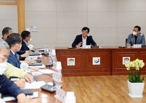 [NSP PHOTO]장흥군, 물축제 앞둔 환경정비 구슬땀