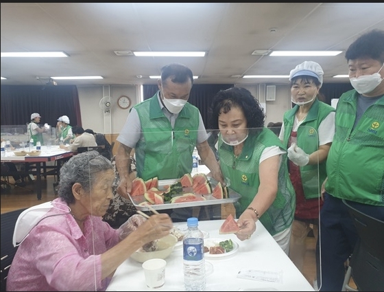 NSP통신-신월7동, 어르신 삼계탕 나눔행사 (양천구)