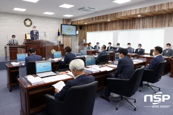 NSP통신-울릉군의회는 지난 1일 제9대 전반기 의장단 개원 후 임시회를 오는 12일까지 12일간의 일정으로 추가경정예산안 및 각종 조례 제개정안 등을 심의ㆍ의결할 예정이다. (울릉군의회)