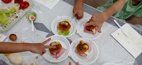 NSP통신-건강영양교실 요리 실습을 통해 아이들이 만든 음식. (화성시)