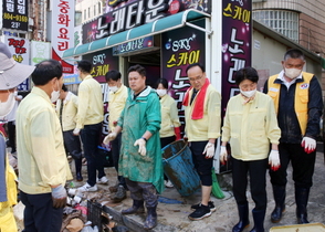 [NSP PHOTO]광명시의회, 폭우피해 하안동 일대 복구활동 구슬땀