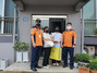 [NSP PHOTO]속초소방서, 구급차에서 태어난 새생명에 축하선물 전달