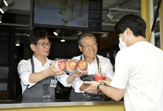 [NSP PHOTO]최훈식 장수군수, 메가커피와 농특산물 홍보 나서