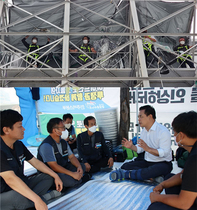 [NSP PHOTO]박영순 의원, 하이트진로 본사 농성 현장 찾아…고공농성 노조원 내려갈 수 있게 도와달라 절규