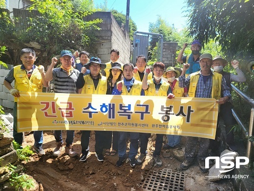 [NSP PHOTO]서남용 완주군의회 의장, 수해복구현장서 구슬땀