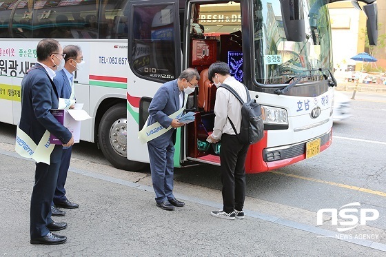 [NSP PHOTO]박맹수 원광대 총장, 통학버스 타고 학생들과 소통