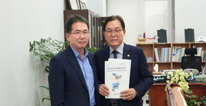 [NSP PHOTO]김진열 군위군수, 국회 찾아 대구편입 법률안 심사 촉구