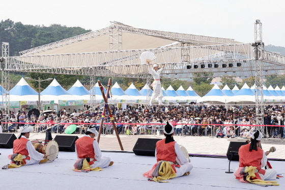 NSP통신-2022 안성맞춤 남사당 바우덕이 축제 모습. (안성시)