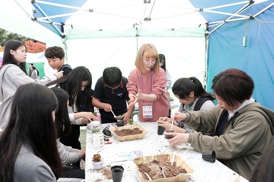 NSP통신-지난 2019년 개최된 교육축제 한마당 모습 (양천구)