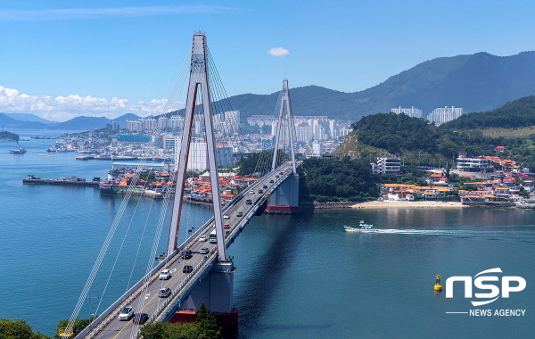 NSP통신-여수 돌산대교 상수 관로공사에 따라 야간교통을 전면 통제한다. (여수시)