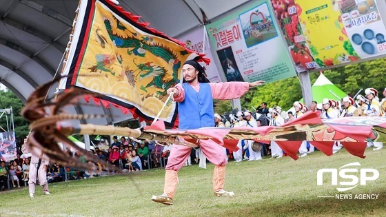 [NSP PHOTO]기다렸다!...4년 만에 돌아온 장수 한우랑 사과랑 축제