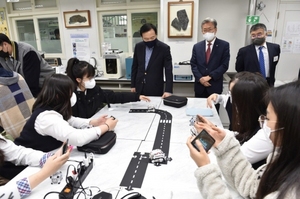 [NSP PHOTO]임태희 경기도교육감, 인공지능 융합 교육의 날 참관