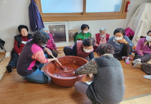 [NSP PHOTO]봉화군보건소, 보듬마을서 가을맞이 요리교실 진행