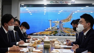 [NSP PHOTO]김남국 의원-이민근 안산시장, 지역현안 논의 머리 맞대