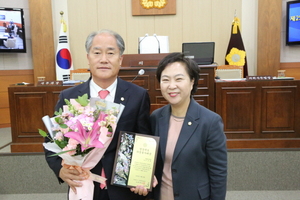 [NSP PHOTO]봉화군의회 이승훈 의원, 경상북도 의정봉사대상 수상