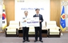 (NSP NEWS Image)염종현 경기도의회 의장, 대한적십자사 특별회비 300만원 전달