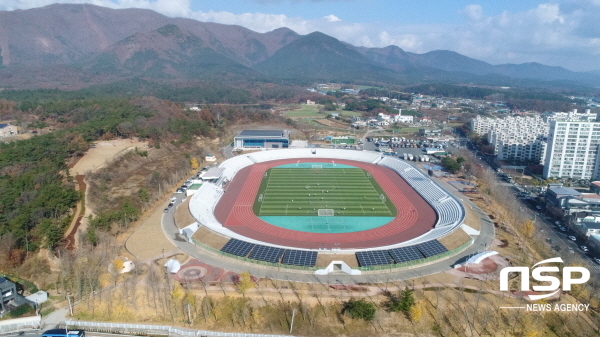 NSP통신-경주시가 사업비 10억 원을 들여 지난 6월부터 착공에 나선 안강종합운동장 주변 경관개선사업이 오는 30일 준공을 앞두고 있다.