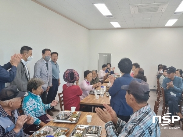 NSP통신-한국원자력환경공단과 양남면발전협의회는 지난 8월부터 경주시 양남면에서 생산된 농수산물을 활용해 노인 무료급식소를 운영하고 있다. (한국원자력환경공단)