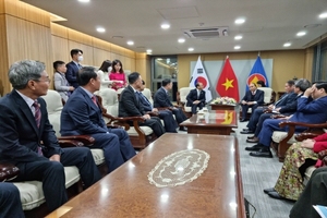 [NSP PHOTO]박현국 봉화군수, 베트남 국가주석 접견...베트남마을 조성사업 협력 논의