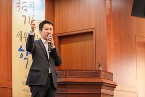 [NSP PHOTO]송바우나 안산시의회 의장, 경일高 3학년 눈높이 소통 정치와 시민의 삶 강연