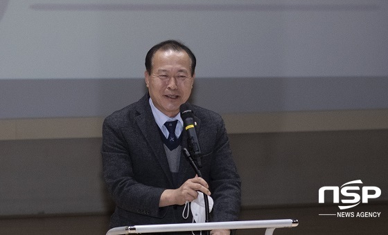 NSP통신-김영일 군산시의장이 지난 13일 어린이집연합회 보육사업 평가회에 참석해 인사말을 하고 있다.