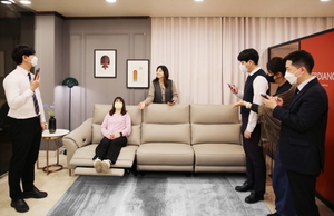 [NSP NEWS Image]에몬스 2023 SS 시즌 트렌드 발표회 개최